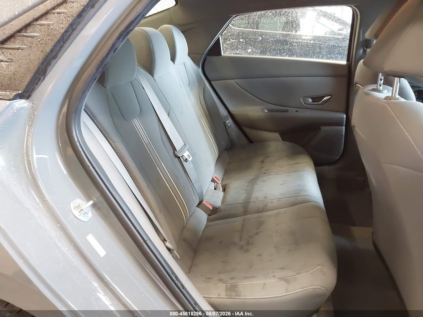 2022 HYUNDAI ELANTRA auction photo 8
