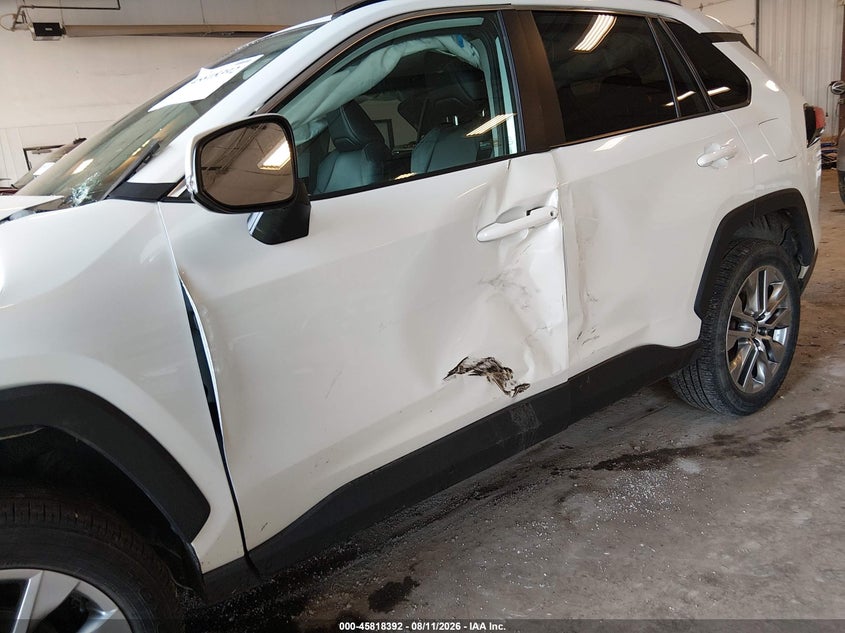 TOYOTA RAV4 - zdjęcie 17