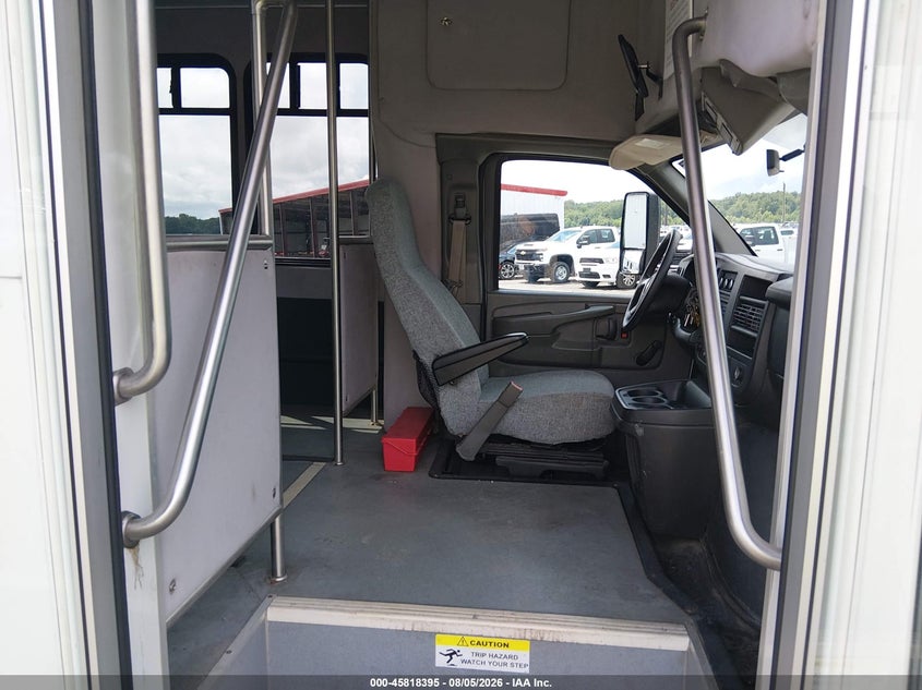 2015 CHEVROLET EXPRESS CUTAWAY 3500 DIESEL N/A