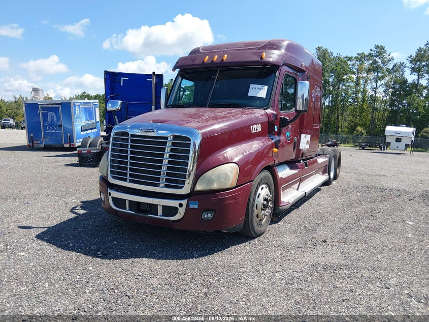2010 FREIGHTLINER CASCADIA 125 auction photo 2
