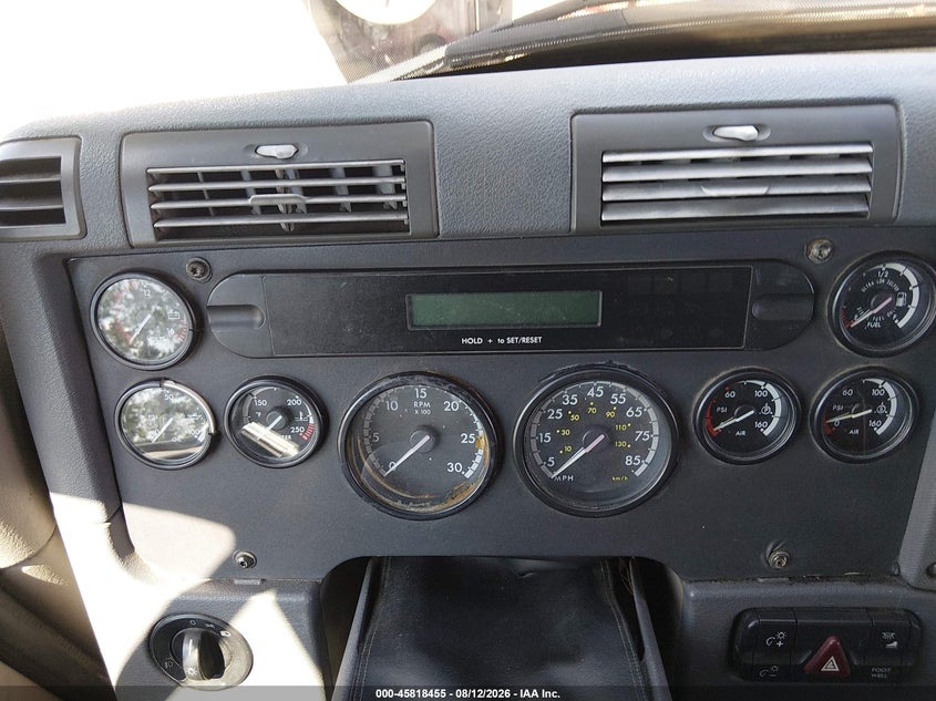 2010 FREIGHTLINER CASCADIA 125 auction photo 5