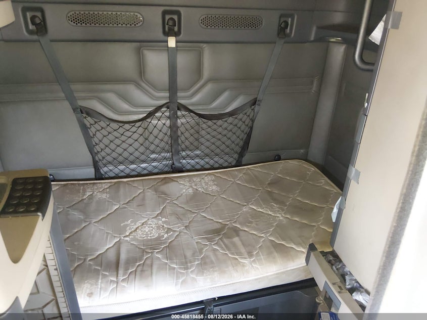 2010 FREIGHTLINER CASCADIA 125 auction photo 6