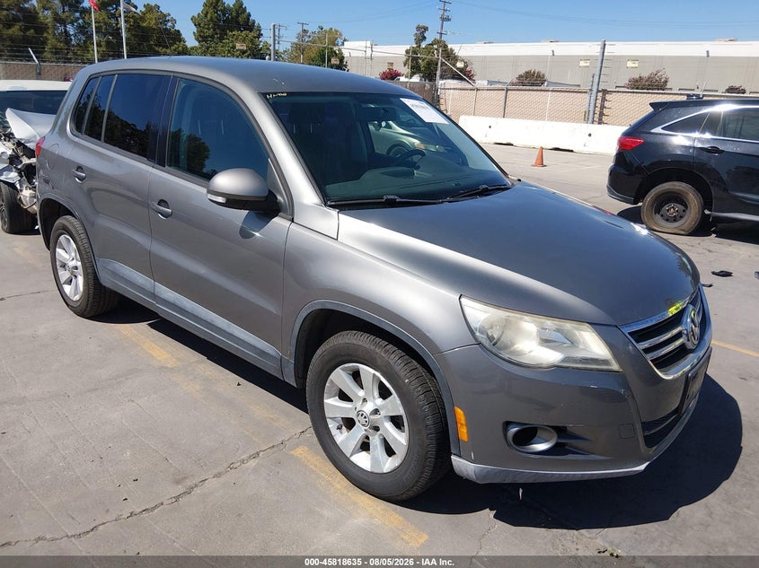 2010 VOLKSWAGEN TIGUAN auction photo 1