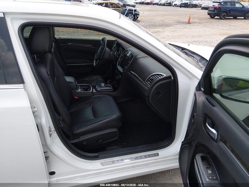2017 CHRYSLER 300C auction photo 5