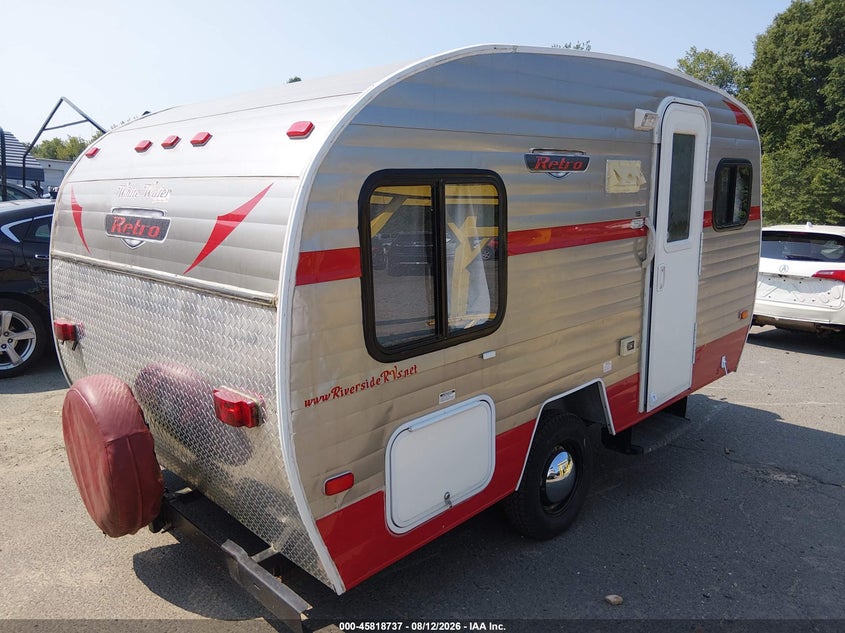 2014 RIVERSIDE TRAVEL TRAILER auction photo 4