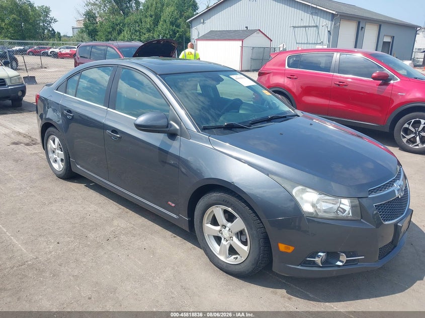 2013 CHEVROLET CRUZE auction photo 1
