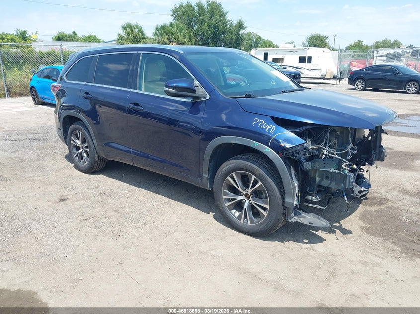 2016 TOYOTA HIGHLANDER auction photo 1