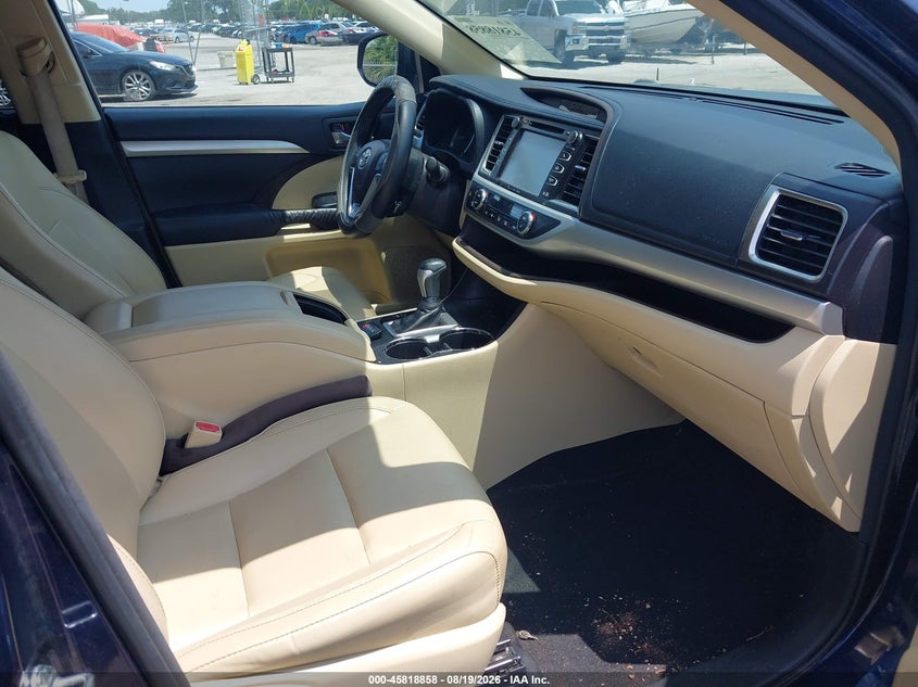 2016 TOYOTA HIGHLANDER auction photo 5