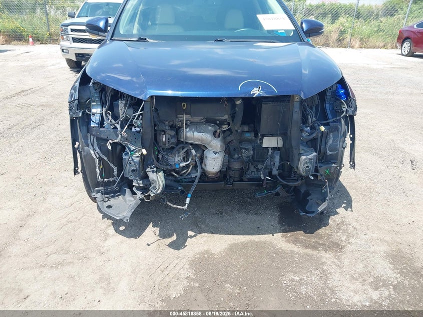 2016 TOYOTA HIGHLANDER auction photo 6