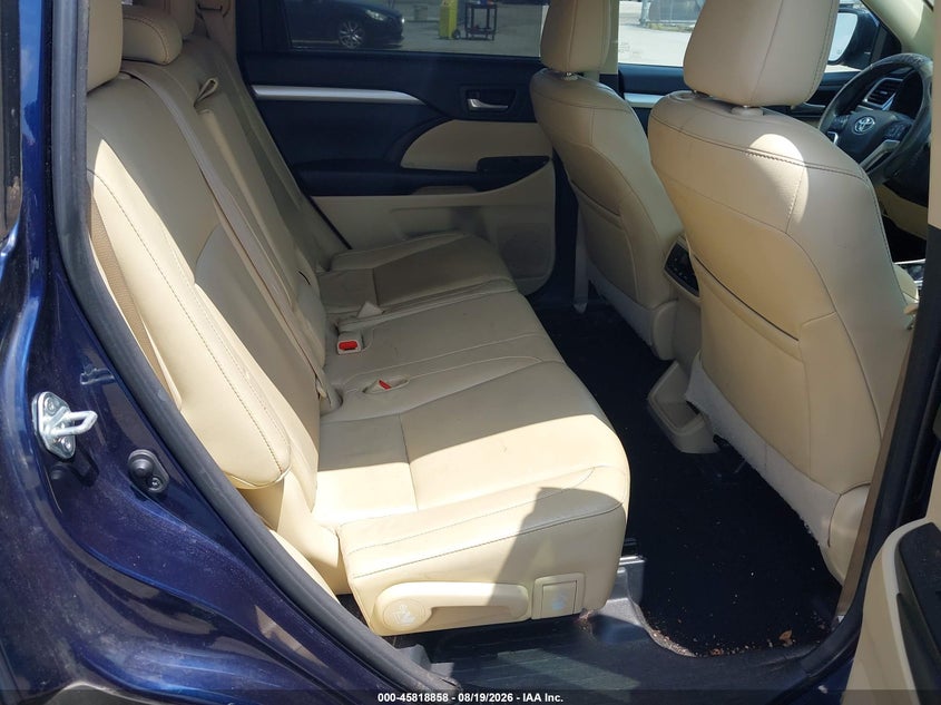 2016 TOYOTA HIGHLANDER auction photo 8