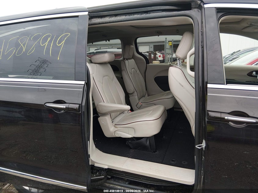 2017 CHRYSLER PACIFICA auction photo 8