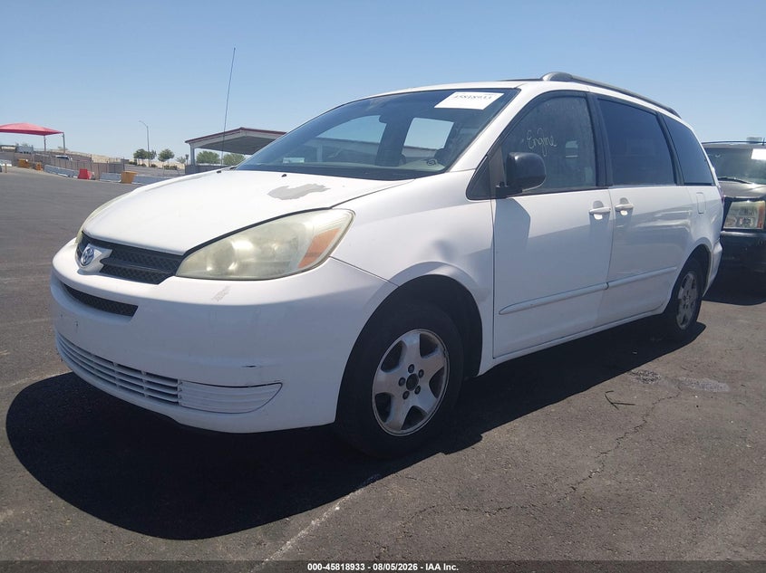 2004 TOYOTA SIENNA auction photo 2