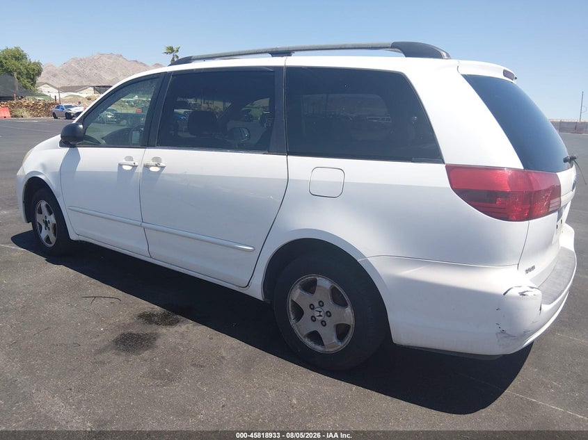 2004 TOYOTA SIENNA auction photo 3