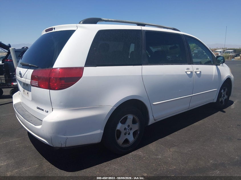 2004 TOYOTA SIENNA auction photo 4