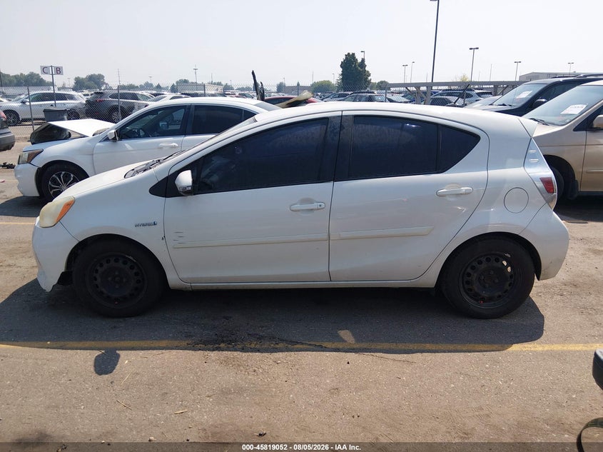 TOYOTA PRIUS C 2013 VIN JTDKDTB33D1532140