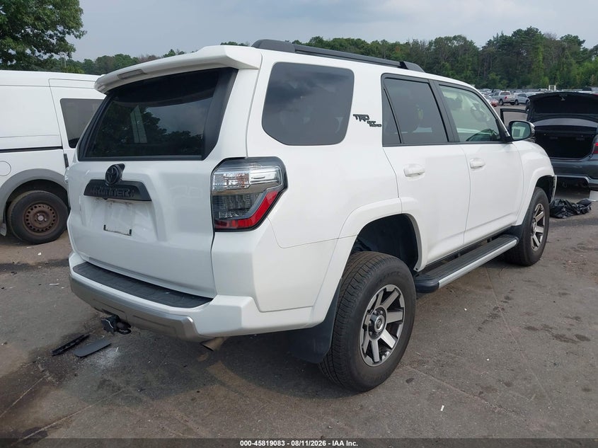 2023 TOYOTA 4RUNNER auction photo 4