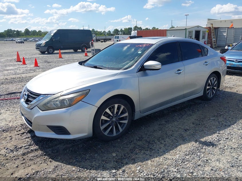 2017 Nissan Altima, Normal Wear & Tear, IAAI, VIN 1N4AL3AP2HC252485 — photo 2