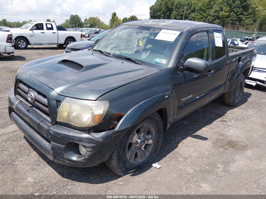 2009 TOYOTA TACOMA auction photo 2
