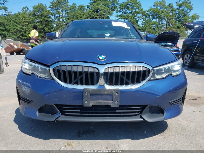 BMW 330I - zdjęcie 12