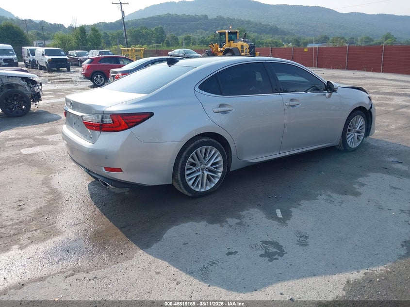 2017 LEXUS ES auction photo 4