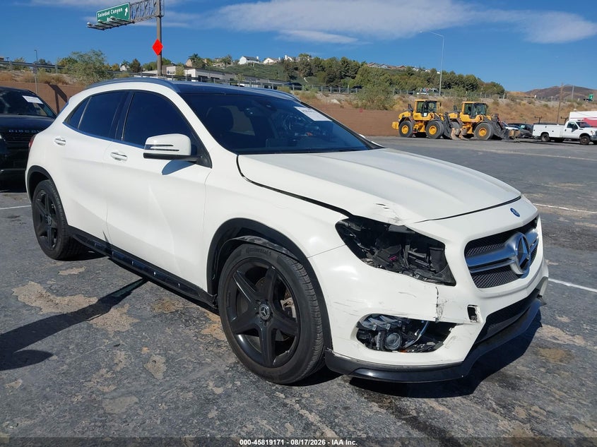 2016 MERCEDES-BENZ GLA 250 — zdjęcie z aukcji