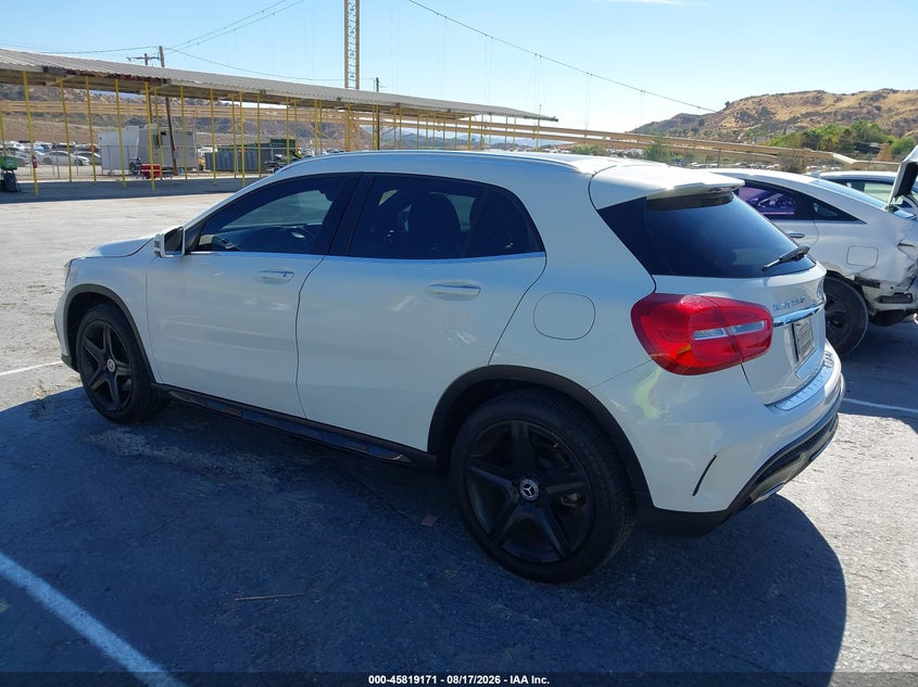 2016 MERCEDES-BENZ GLA 250 — zdjęcie 3