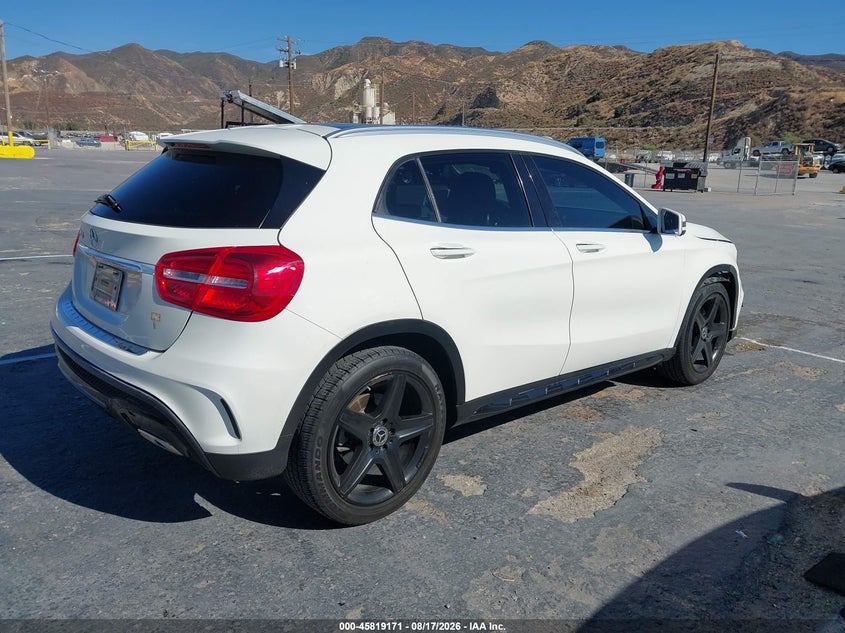2016 MERCEDES-BENZ GLA 250 — zdjęcie 4