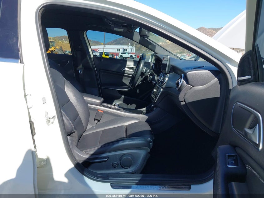 2016 MERCEDES-BENZ GLA 250 — zdjęcie 5