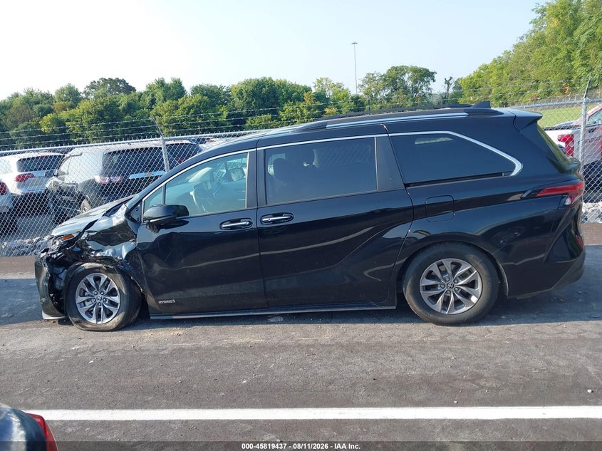 TOYOTA SIENNA - zdjęcie 14