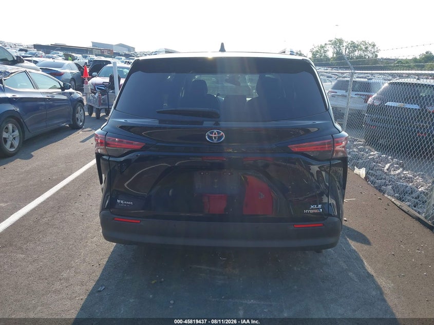 TOYOTA SIENNA - zdjęcie 16