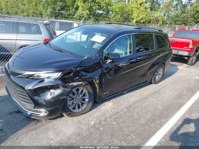 TOYOTA SIENNA - zdjęcie 2