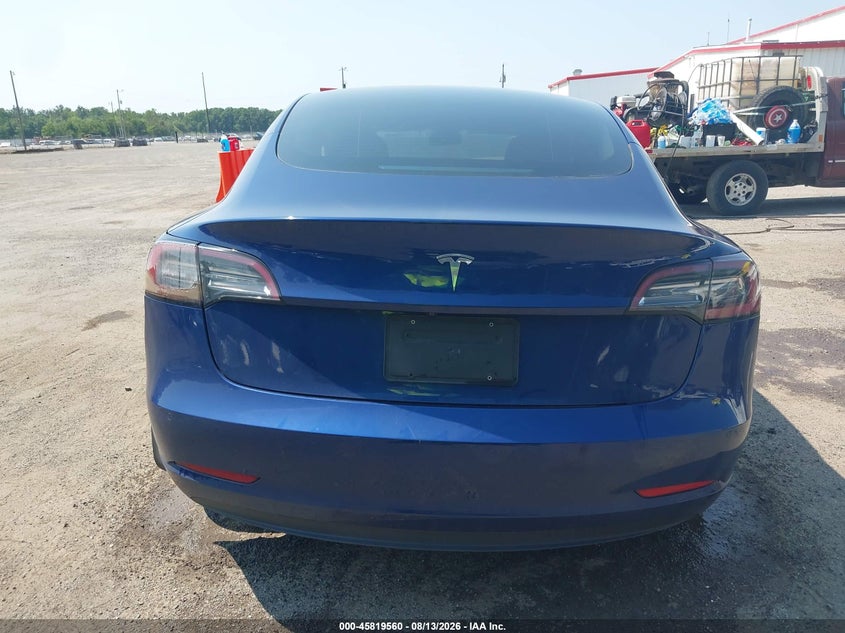 TESLA MODEL 3 - zdjęcie 16