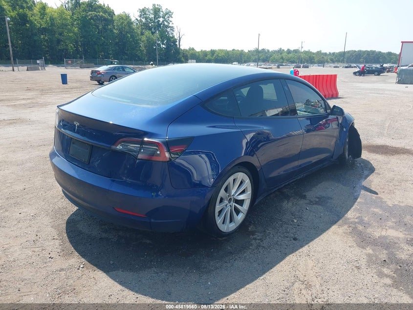 TESLA MODEL 3 - zdjęcie 4