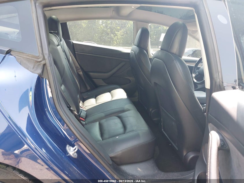 TESLA MODEL 3 - zdjęcie 8