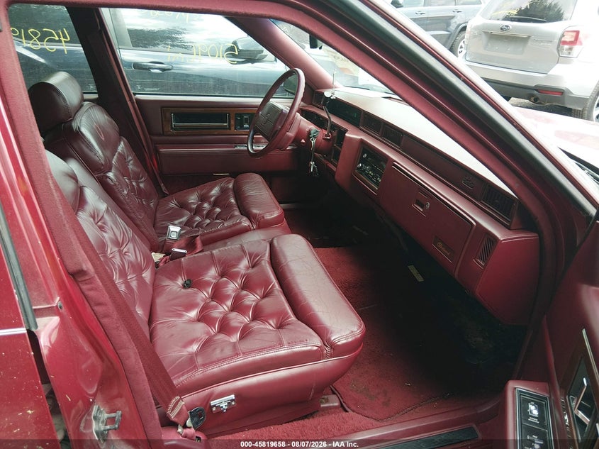 1992 CADILLAC FLEETWOOD auction photo 5