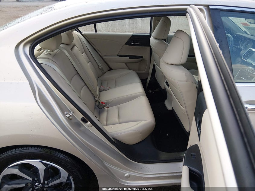 2017 HONDA ACCORD auction photo 8
