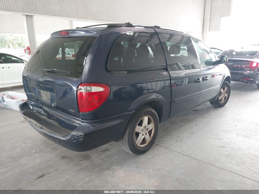 2005 DODGE GRAND CARAVAN auction photo 4