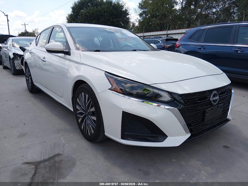 2023 Nissan Altima SV FWD