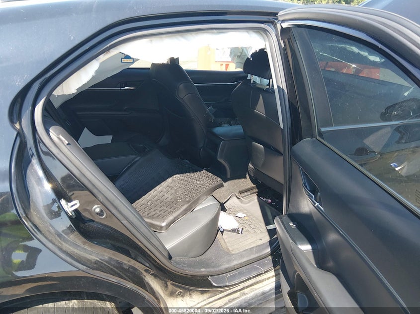 TOYOTA CAMRY - zdjęcie 8