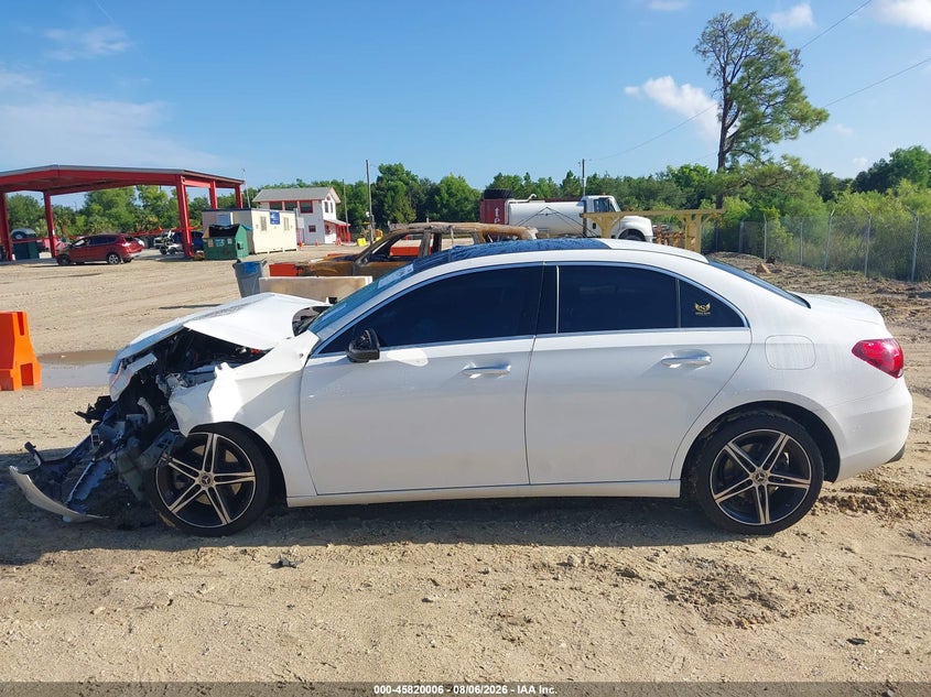 MERCEDES-BENZ A 220 - zdjęcie 15