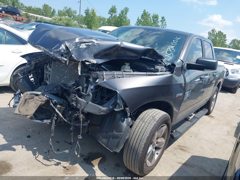 Vin: 1c6rr7lt9ks569794, lot: 46318897, ram 1500 classic big horn  4x4 5'7 box 20192