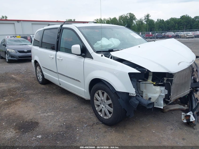 2015 CHRYSLER TOWN & COUNTRY auction photo 1