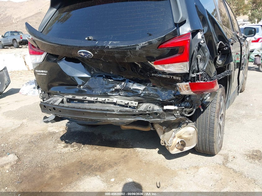 2024 SUBARU FORESTER auction photo 6