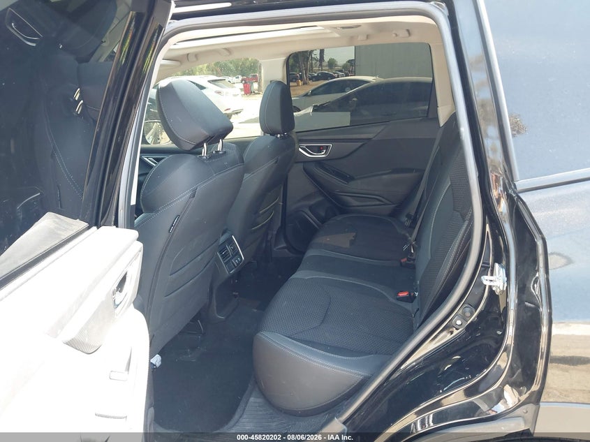 2024 SUBARU FORESTER auction photo 8