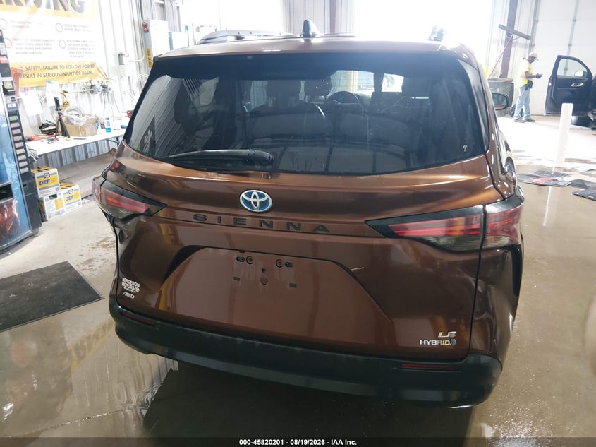 TOYOTA SIENNA - zdjęcie 17