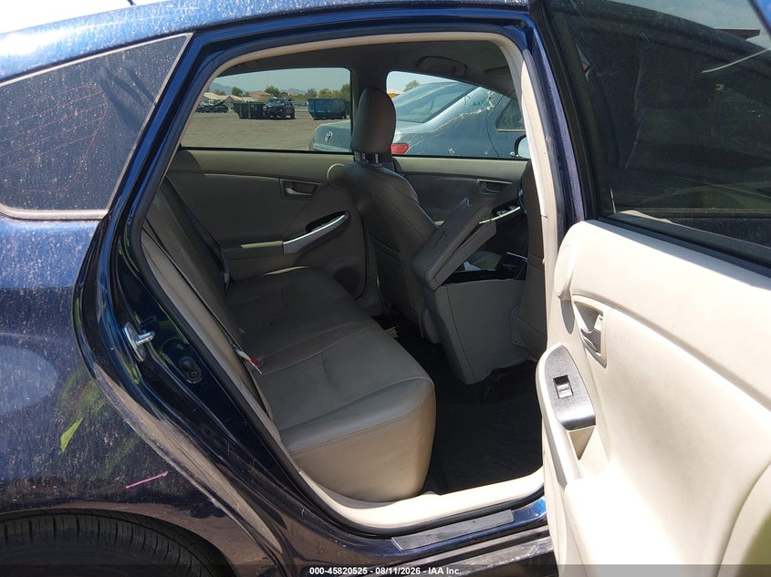 TOYOTA PRIUS - zdjęcie 8
