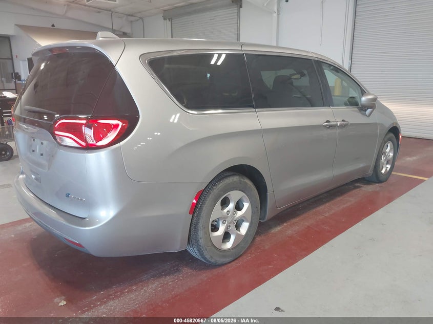 2017 CHRYSLER PACIFICA HYBRID auction photo 4