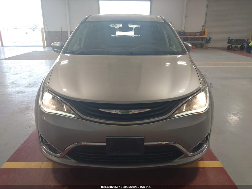 2017 CHRYSLER PACIFICA HYBRID auction photo 6
