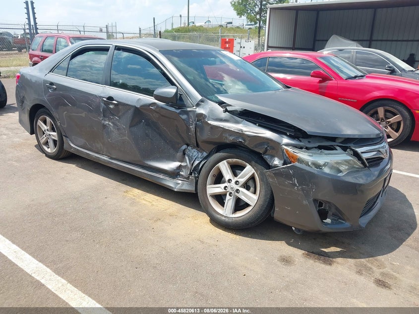 2014 TOYOTA CAMRY auction photo 1