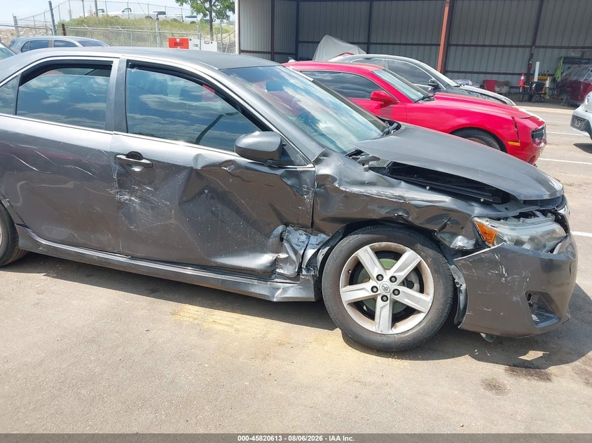 2014 TOYOTA CAMRY auction photo 6